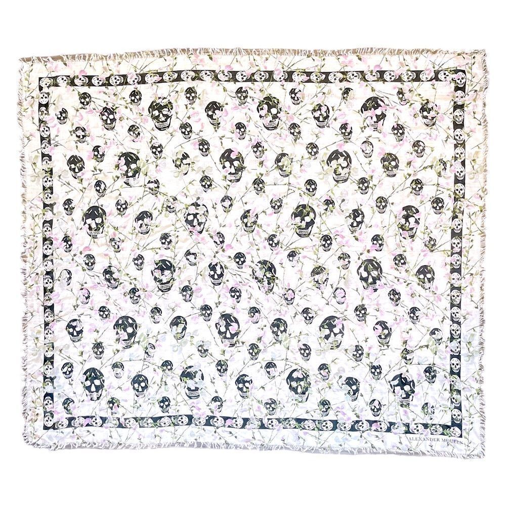 ALEXANDER MCQUEEN Classic Skull-Print Frayed Scarf